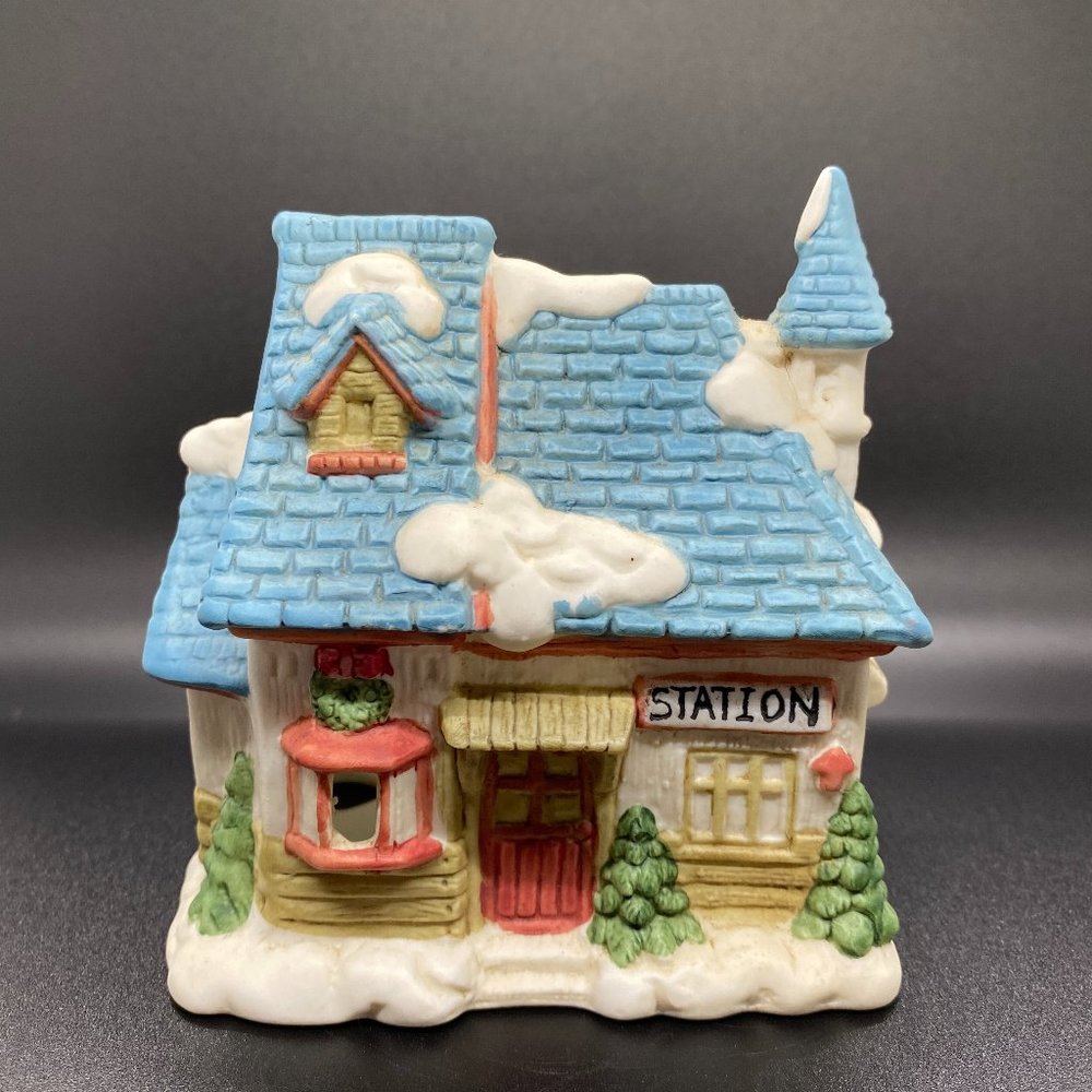 Vintage Porcelain Tea Light Christmas Village Station In Original Box